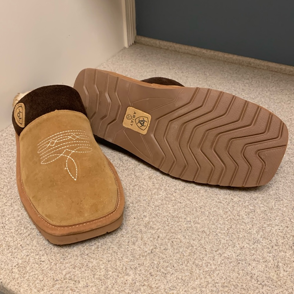 Men’s Ariat Silversmith Square Toe Slippers Sz 10M